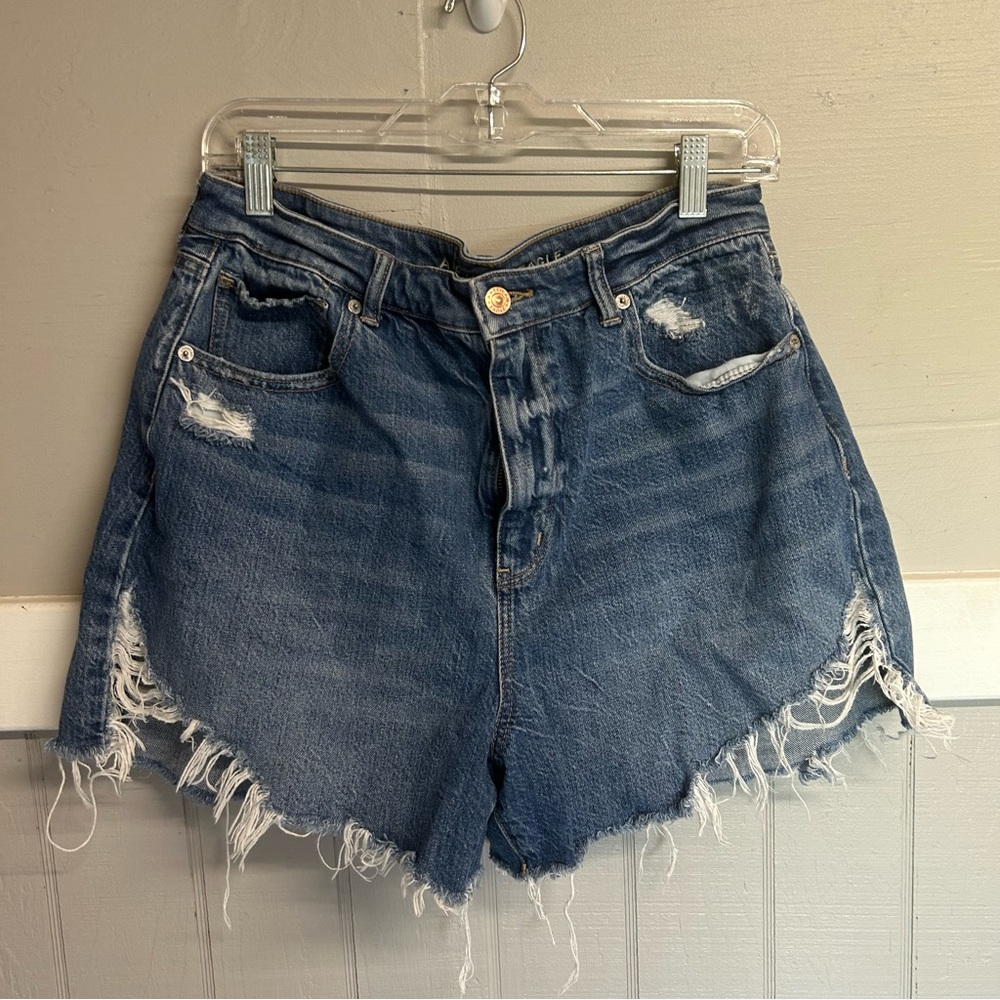 American Eagle highest rise Mom short